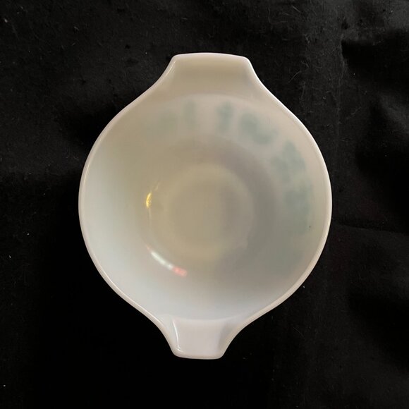 Vintage Pyrex ‘Amish Butterprint ‘Cinderella’ Nesting Mixing Bowl* - Picture 5 of 6